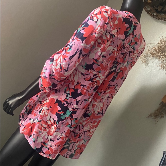 Floral V-Neck Women's Top - Multicolor - Picture 6 of 13